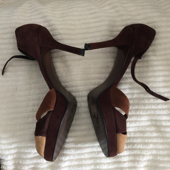 Stuart Weitzman suede brown heels - Picture 4 of 7